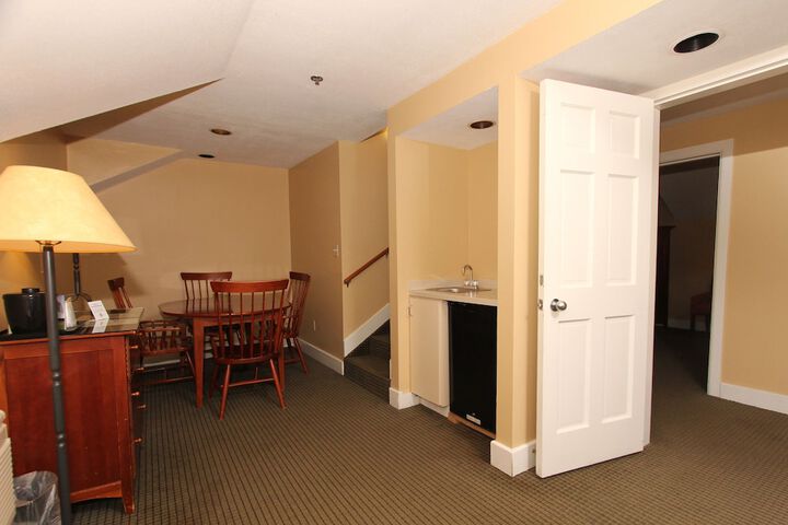 Room 38 of 145
