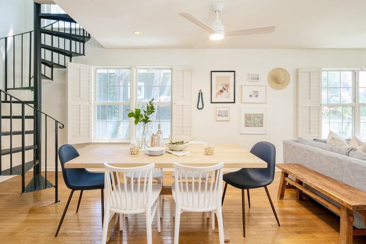 Hemlock by Avantstay Minutes From Folly Beach w / Multiple Patios