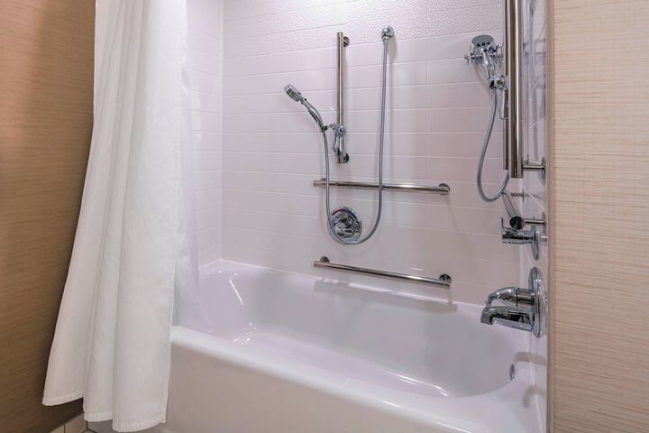 Fairfield Inn & Suites Boston Marlborough / Apex Center
