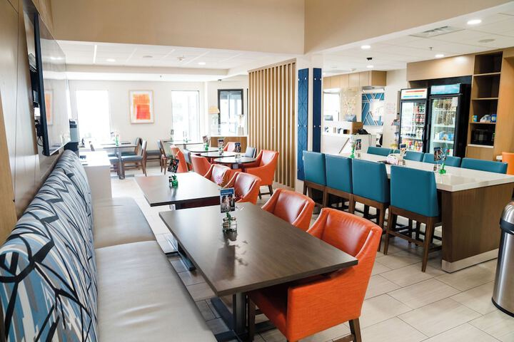 Holiday Inn Express & Suites Knoxville-North-I-75 Exit 112 by IHG