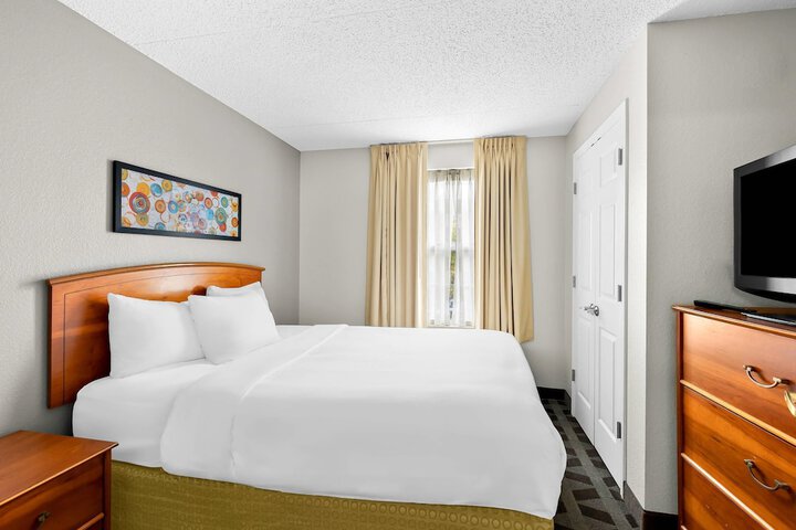 MainStay Suites Middleburg Heights Cleveland Airport