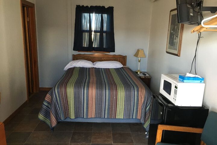 Room 9 of 19