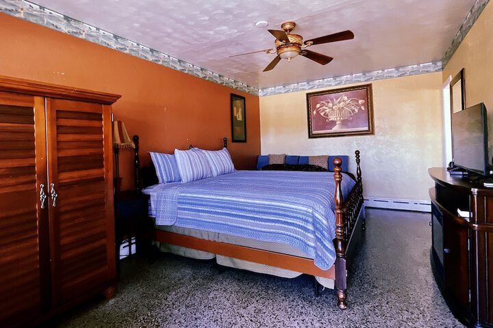 Room 21 of 37