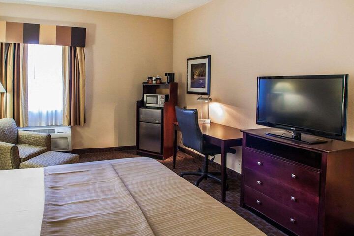Quality Inn & Suites Peoria North