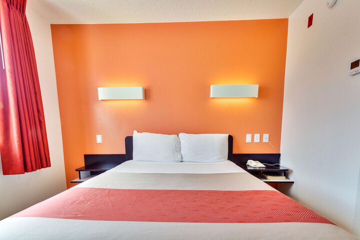 Room 20 of 38