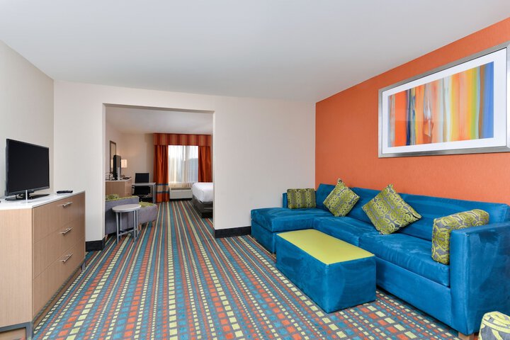 Room 27 of 60