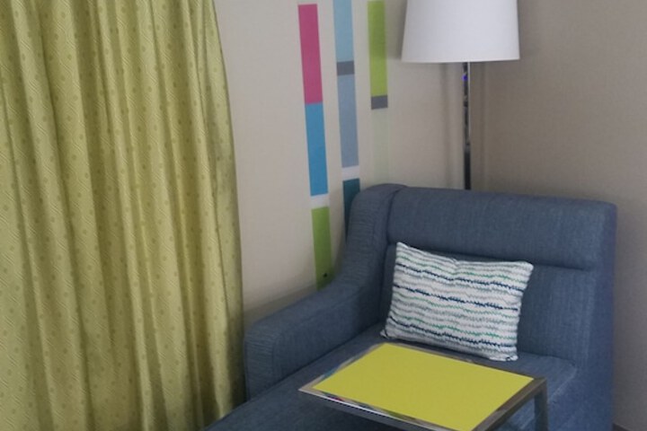 Hampton Inn & Suites Kansas City-Merriam