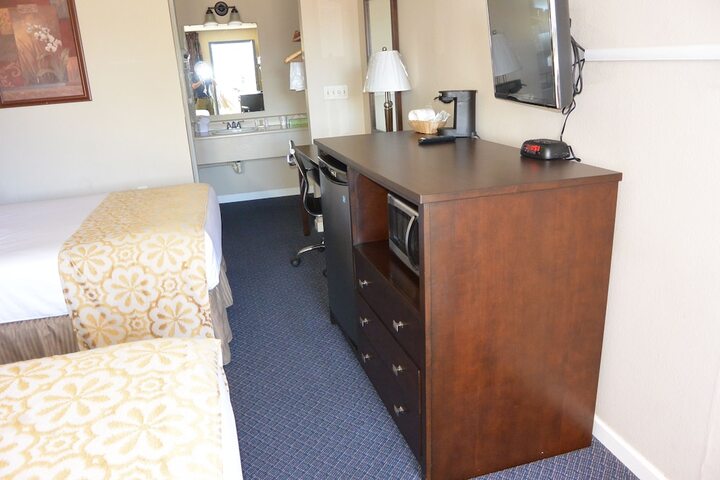 Room 25 of 60