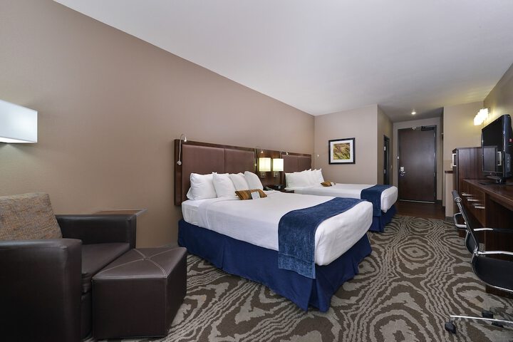Room 33 of 37