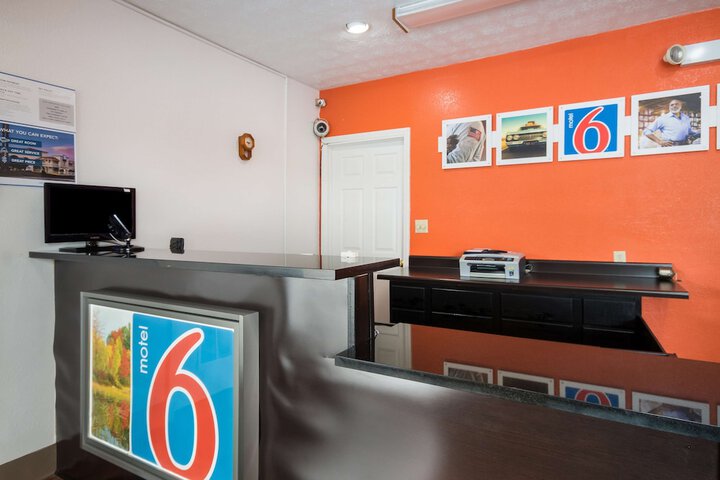 Motel 6 Parkersburg WV