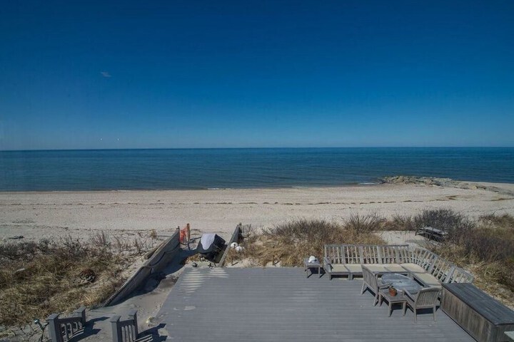 Beautiful Waterfront Colonial
