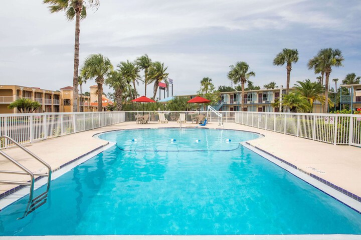 Pool 2 of 20
