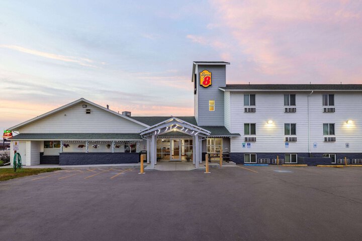 Super 8 by Wyndham Belgrade / Bozeman Airport