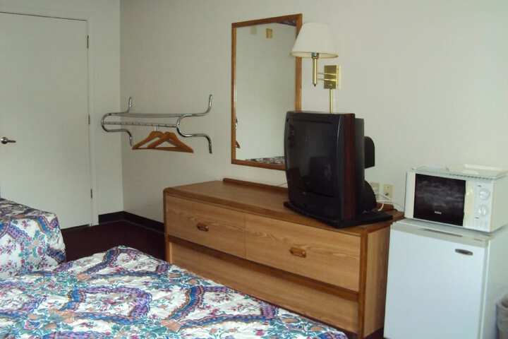 Room 8 of 14