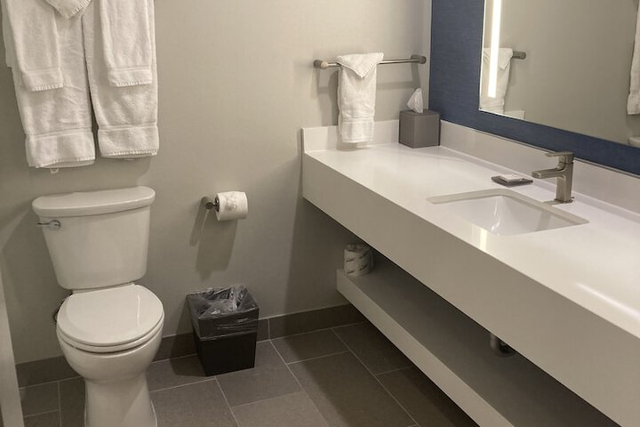 Room 6 of 6