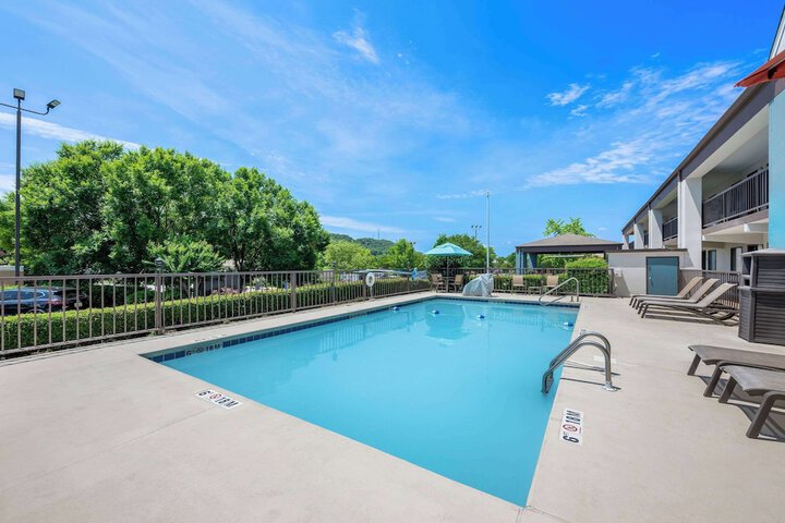 Pool 14 of 67