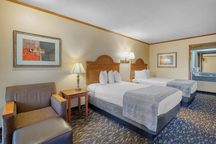 SureStay by Best Western Kansas City Country Inn North