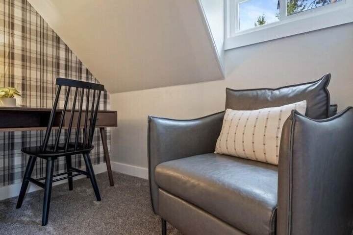 The Aurora Inn & Cottages