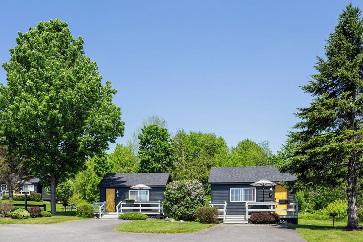 Seascape Motel & Cottages