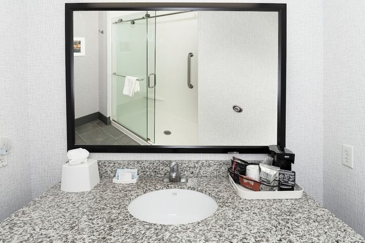 Hampton Inn & Suites Raleigh Downtown
