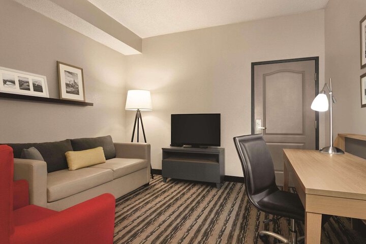 Room 16 of 33