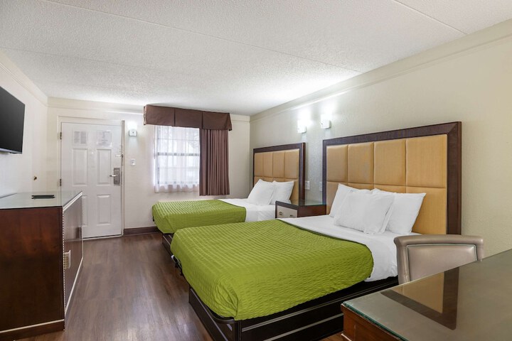 Room 33 of 46