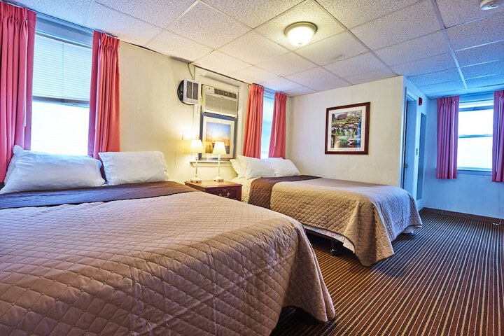 Room 15 of 34