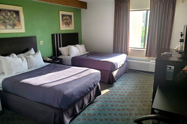 Room 5 of 15