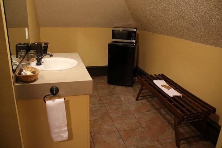 Room 44 of 70