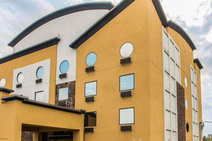 Hotel 3 of 32