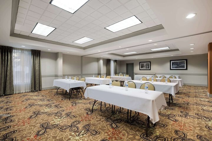 Hampton Inn McHenry
