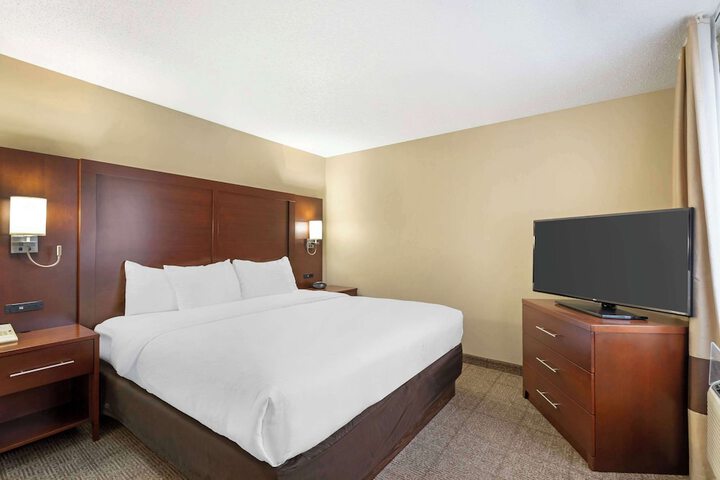 Comfort Suites Cedar Falls Industrial Park