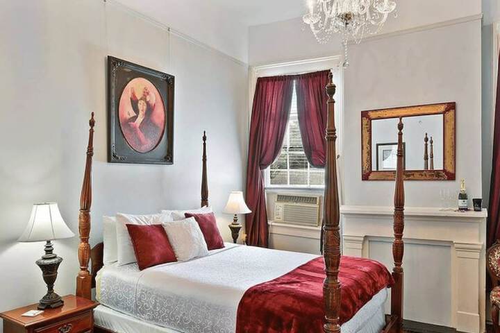Room 12 of 65