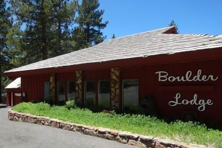 Boulder Lodge