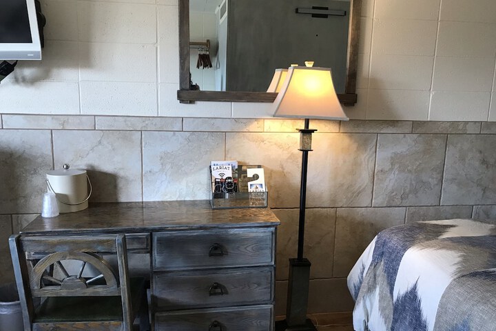 Room 18 of 38