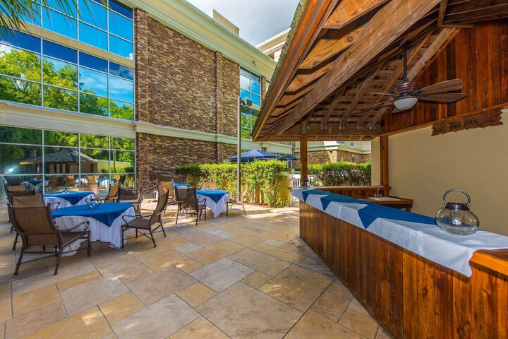 DoubleTree by Hilton North Charleston - Convention Center