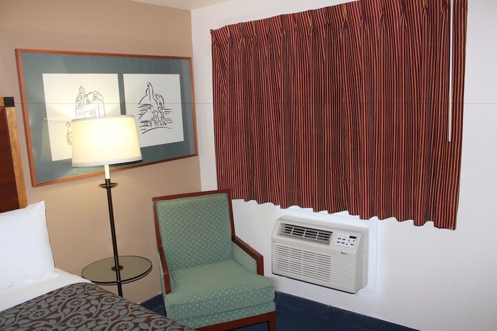 Room 46 of 85