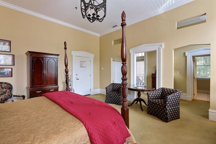 Room 107 of 170