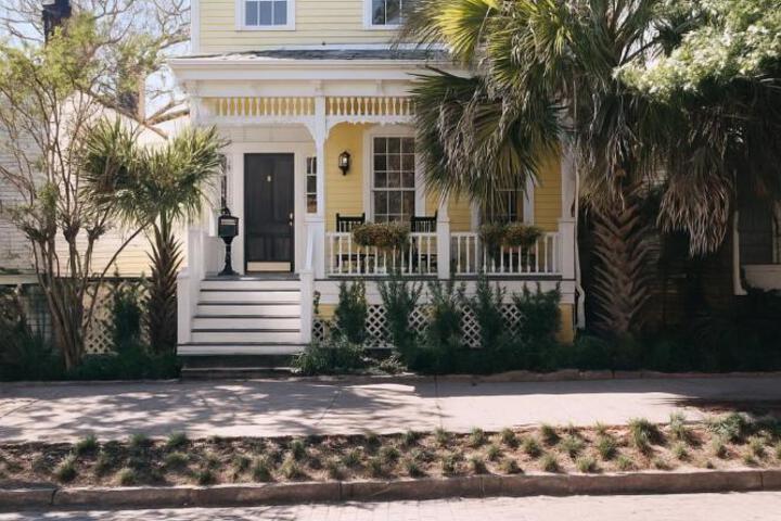 111 Waldburg street Beautifully Renovated Historic 5 bedroom 5 bath