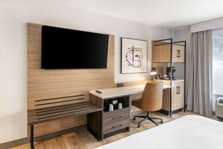 Room 19 of 84