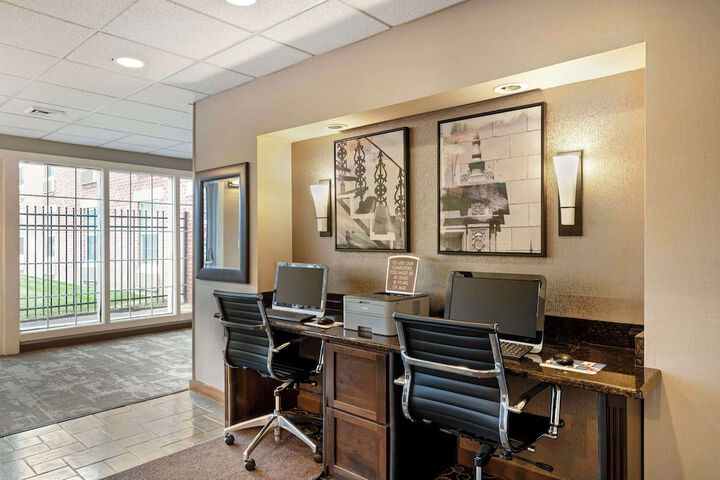 Business Center 28 of 28