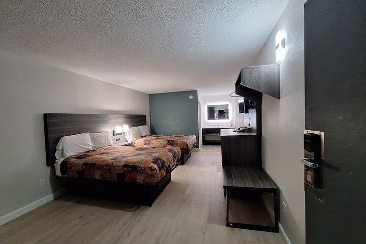 Room 14 of 15