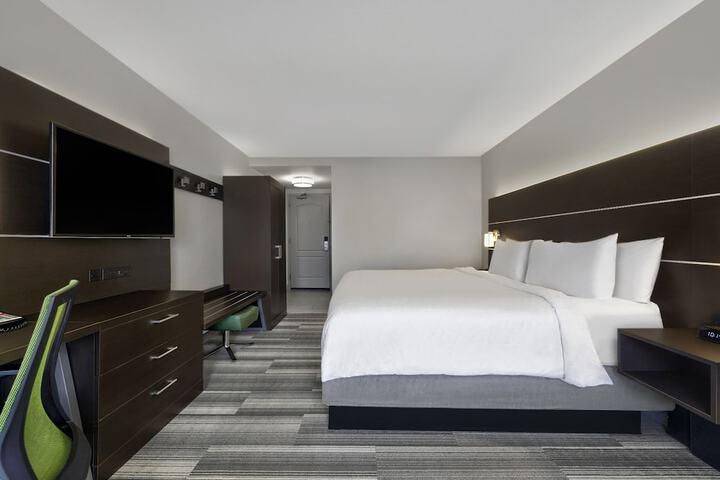 Room 17 of 59