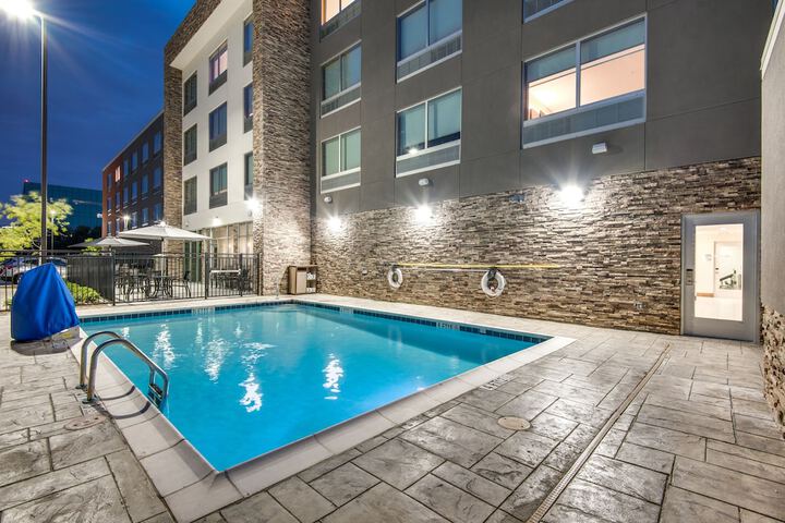 Pool 13 of 52