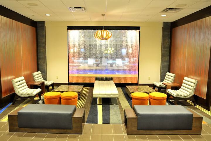 Holiday Inn Hotel & Suites Charleston West by IHG