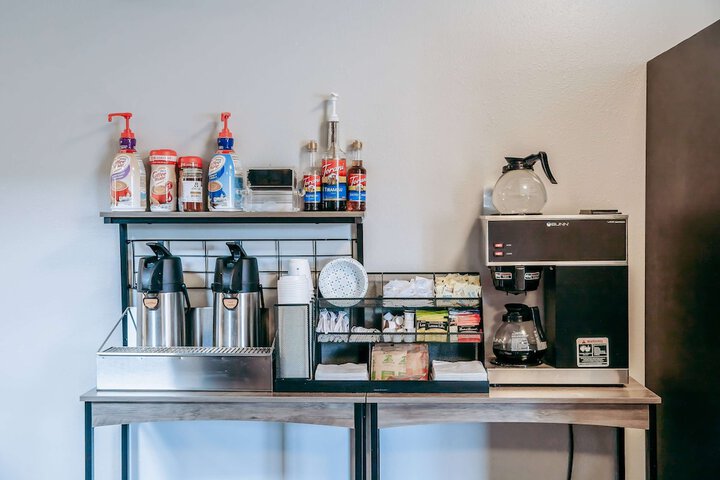 Breakfast/Coffee Service 22 of 25