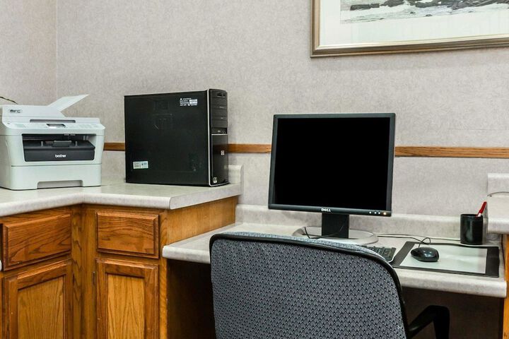 Business Center 21 of 21