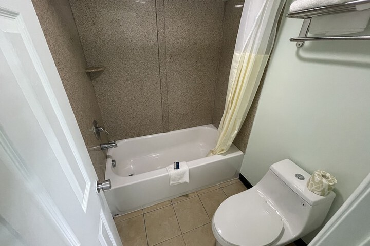Room 10 of 10