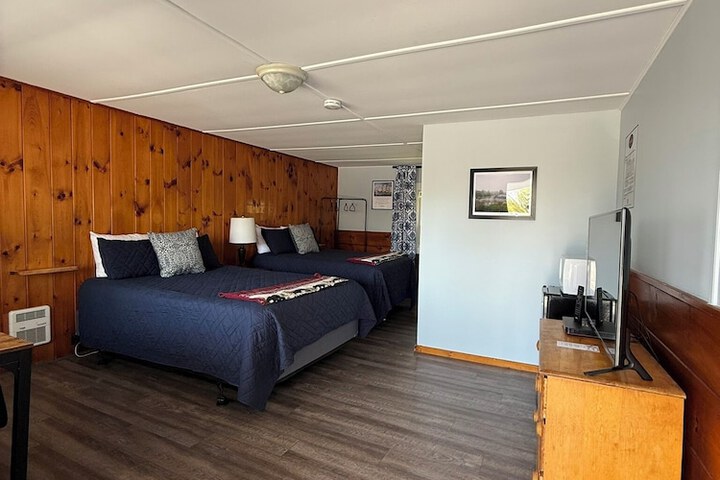 Yardarm Motel