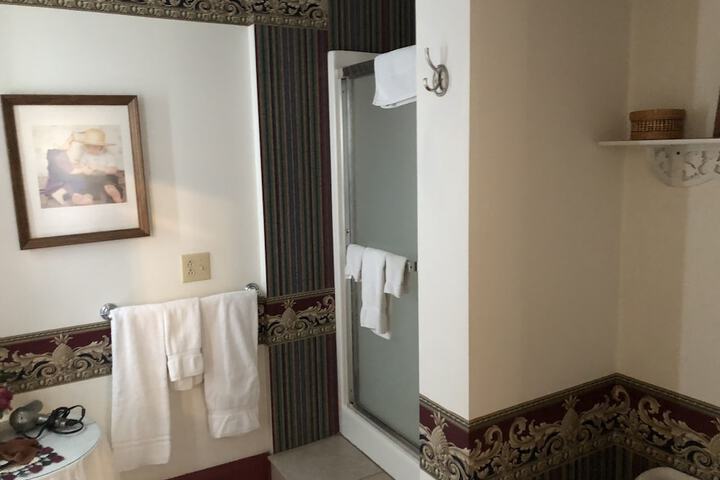 Room 8 of 32